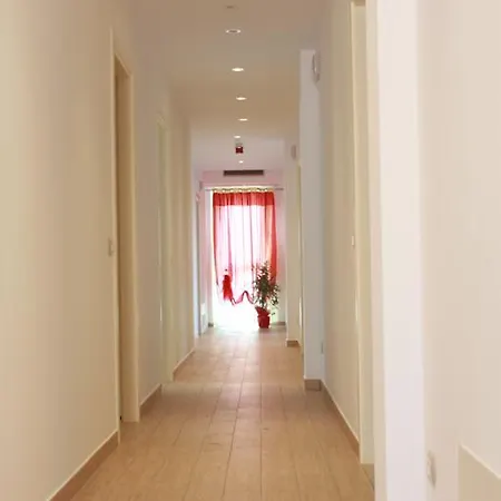 Venere 2* נגראר